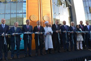 Köln DİTİB Merkez Camii dualarla ibadete açıldı