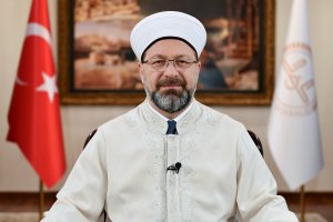 Diyanet İşleri Başkanı Erbaş: Gencin süsü güzel ahlakıdır