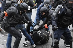 Fransa İçişleri Bakanından 'polis şiddeti' itirafı Fransa İçişleri Bakanı Castaner