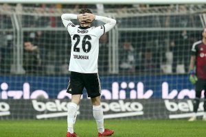 Beşiktaş evinde yine puan kaybetti