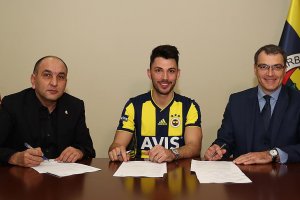 Tolgay Arslan resmen Fenerbahçe'de