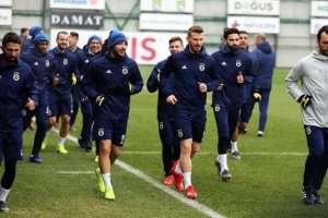  Fenerbahçe Rusya'ya rötarlı gitti