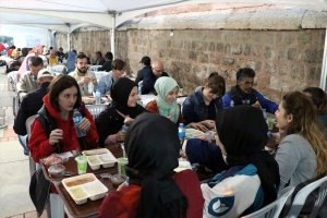 Selimiye'nin gölgesinde iftar bereketi