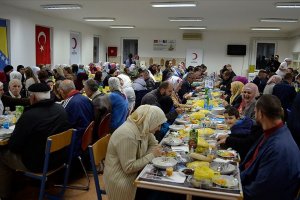 Türk Kızılay Srebrenitsa'da iftar verdi