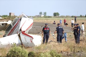 Antalya'da sivil eğitim uçağı düştü: 1 ölü, 2 yaralı