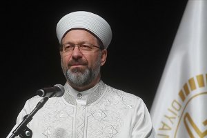 Diyanet İşleri Başkanı Erbaş'tan umrecilere çağrı