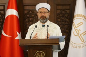 Erbaş: Cuma namazı ile cami ve mescitlerde cemaatle namaza ara verilmiştir