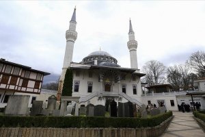 Almanya'daki camilerin Mayıs ayında açılması gündemde