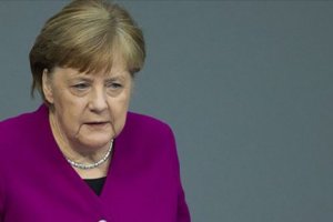 Merkel: 'Bir süre bu salgınla yaşamak zorunda kalacağız'