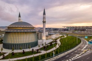 İstanbul Havalimanı'nda üçüncü pist, devlet konukevi ve cami hizmete açılıyor