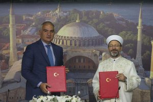 Kültür ve Turizm Bakanlığı ile Diyanet İşleri Başkanlığı arasında 'Ayasofya' protokolü imzalandı