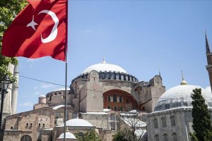 Katolik rahip Ayasofya için 'Allah'ın adının anıldığı, sevgi ve saygı duyulan camiye çevirdi'