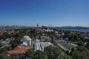 Ayasofya'nın minarelerinden 4 müezzin birlikte sela okudu