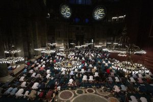 Ayasofya-i Kebir Cami-i Şerifi'nde ilk sabah namazı kılındı