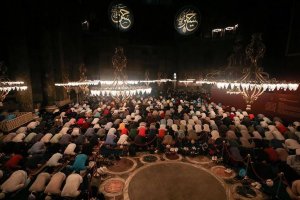 Ayasofya-i Kebir Cami-i Şerifi'nde yatsı namazı kılındı