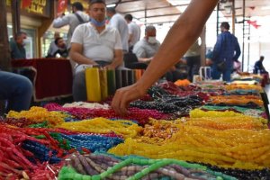 Tespih tutkunları 'Ay Pazarı'nda buluşuyor