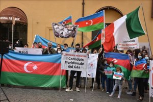 İtalya'daki Azerbaycan Türkleri, Ermenistan'ı protesto etti