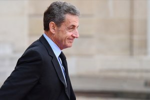 Eski Fransa Cumhurbaşkanı Sarkozy'nin yolsuzlukla yargılandığı davada 4 yıl hapsi istendi