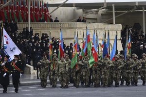 Azerbaycan Dağlık Karabağ zaferini askeri geçit töreniyle kutladı