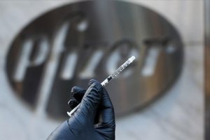 ABD'de Biontech/Pfizer aşısının uygulandığı 2 kişide alerjik yan etkiye rastlandı