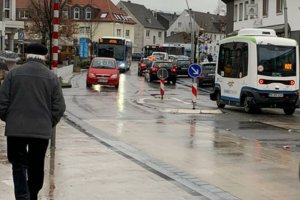 Almanya'da ilk kez çevre dostu elektrikli sürücüsüz araçlar trafikğe çıktı