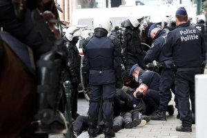 Brüksel'de ırkçılık ve polis şiddetine karşı gösteri düzenlendi