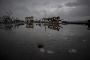 İstanbul'da kar yağışı etkisini sürdürüyor