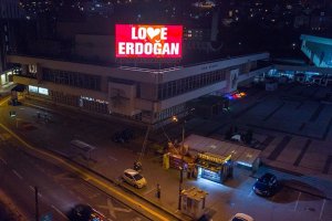 Saraybosna'da reklam panolarına 'Love Erdoğan' ilanı asıldı