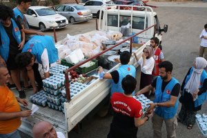 TDV yangın bölgesinde vatandaşlara ayni ve nakdi yardım 