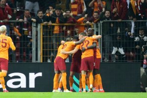  Galatasaray Marsilya galibiyetiyle UEFA Şampiyonlar Ligi'ni garantiledi