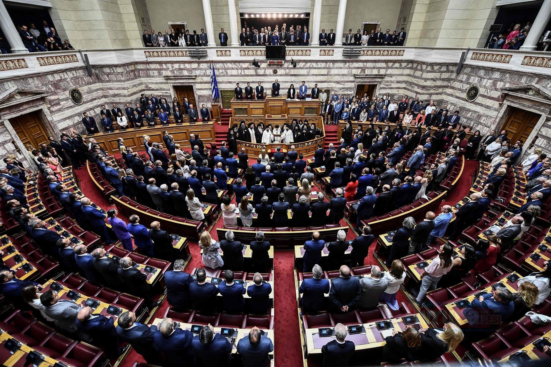 В какой стране действующий парламент в мире. Парламент Греции. Здание парламента в Греции. Правительство Греции. Политика Греции.