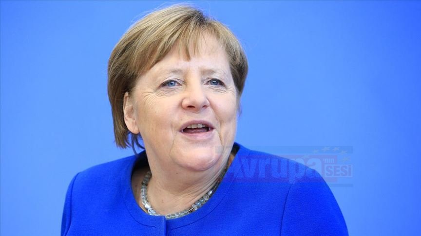 Merkel, Kovid-19'a karşı alınan kurallara uyulması çağrısında bulundu