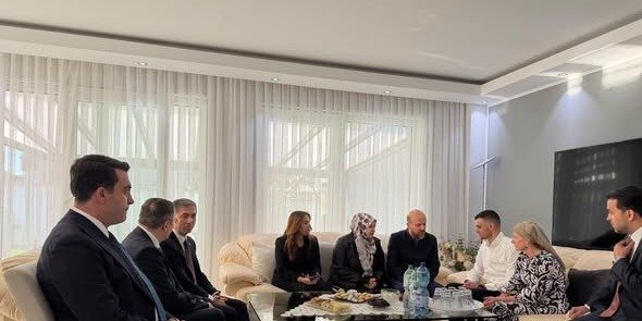 Necmeddin Bilal Erdoğan ve heyet, vefat eden UID Köln Başkanı Garaçoğlu'nun ailesini ziyaret etti