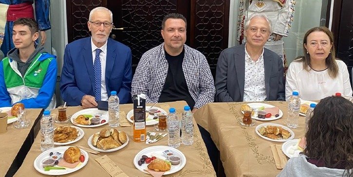 Gümülcine'de genç Türkler geleceği planlıyor